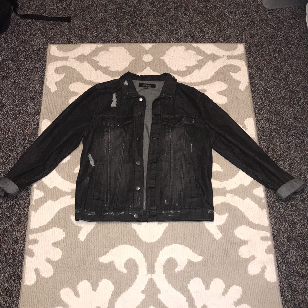 🖤BLACK OVERSIZED DISTRESSED JEAN JACKET🖤